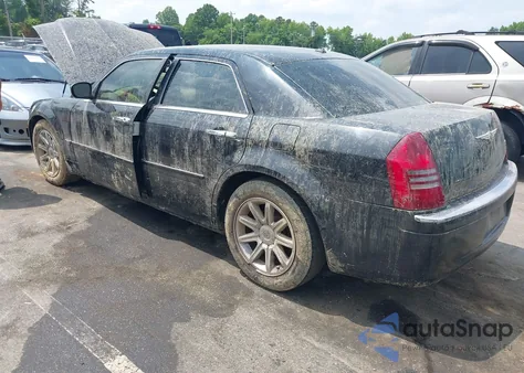 2006 Chrysler 300C z USA, uszkodzony, nr VIN 2C3KA63H66H352552